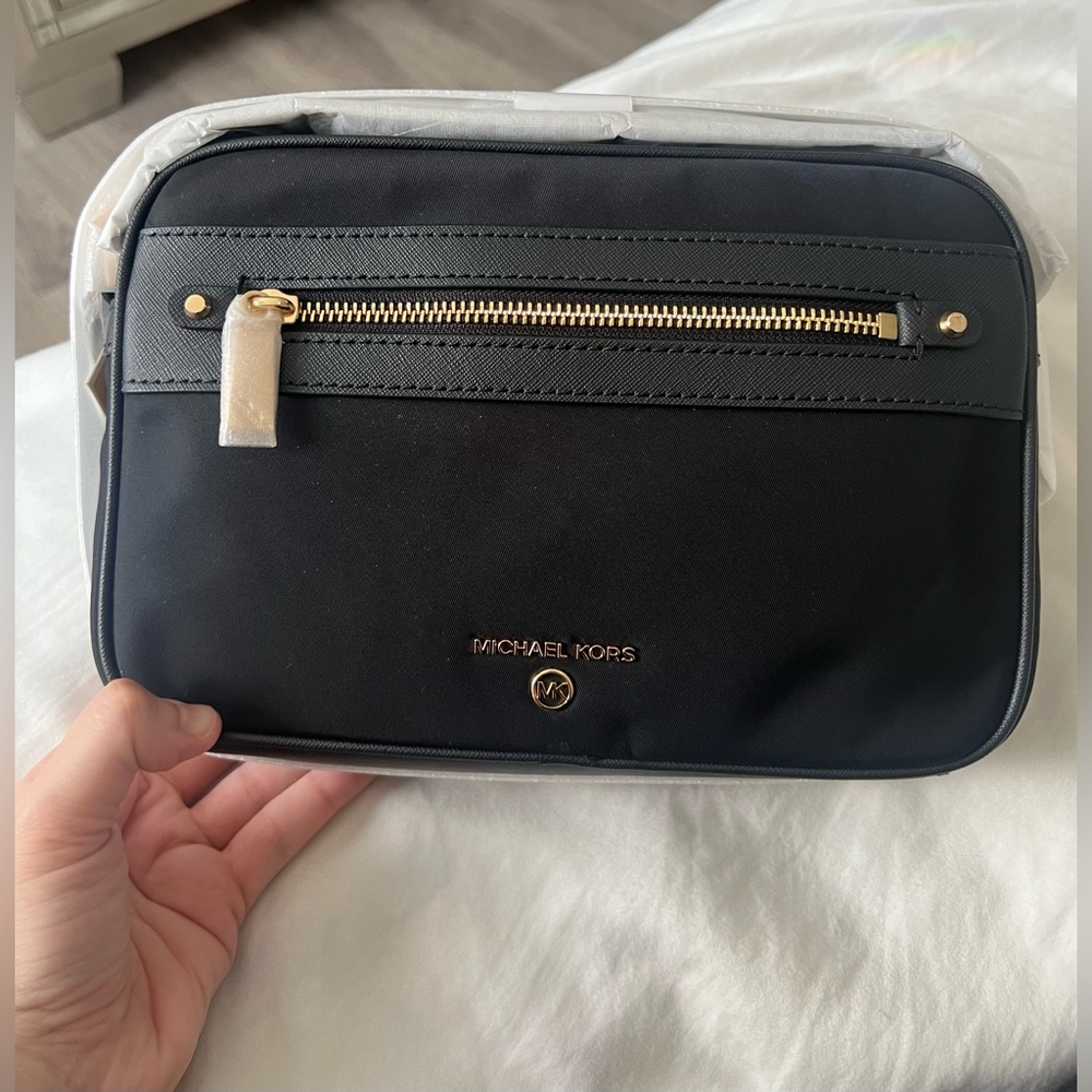 Michael Kors Jetset Charm Crossbody Bag